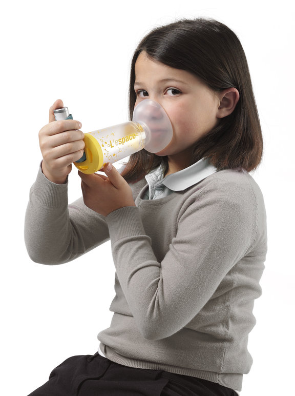 L' ESPACE 2-6 Ans Jaune - Chambre d' Inhalation pour Enfant de 2 à 6 Ans -  Avec Masque - N7500
